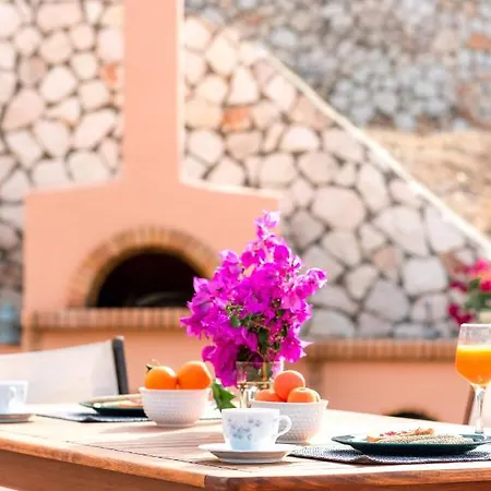 Mema's -2 Bedrooms- With Stunning Sea View Casa vacanze