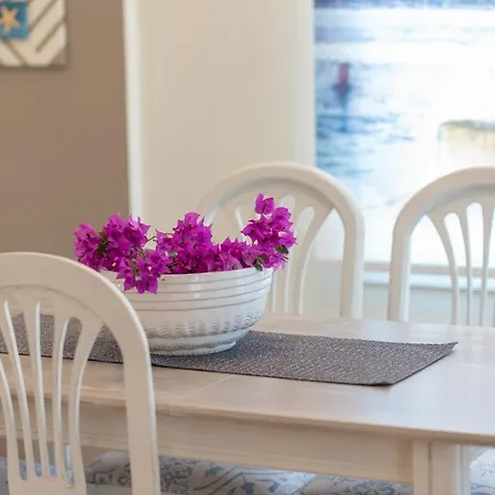 Casa vacanze Mema's -2 Bedrooms- With Stunning Sea View