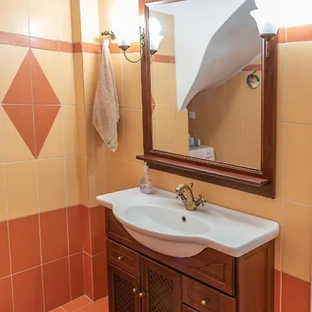 Mema's -2 Bedrooms- With Stunning Sea View Casa de Férias *